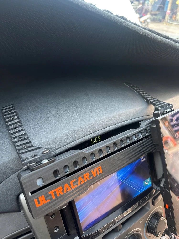 Close-up of the dashboard sliding mechanism