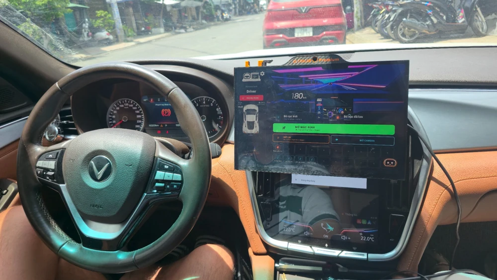 VinFast cockpit with an UltraCar display