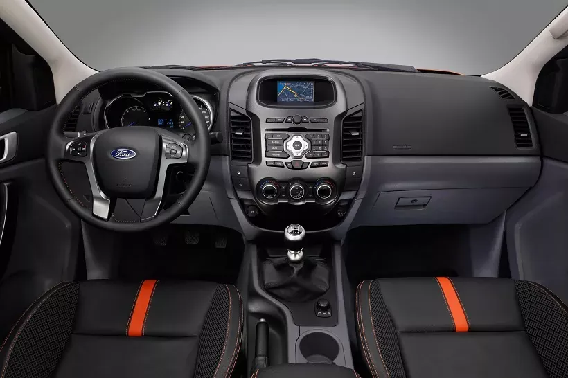 Khoang lái nguyên bản để tham khảo. Ford Ranger 2014 2.5L Double Cab · thị trường UAE