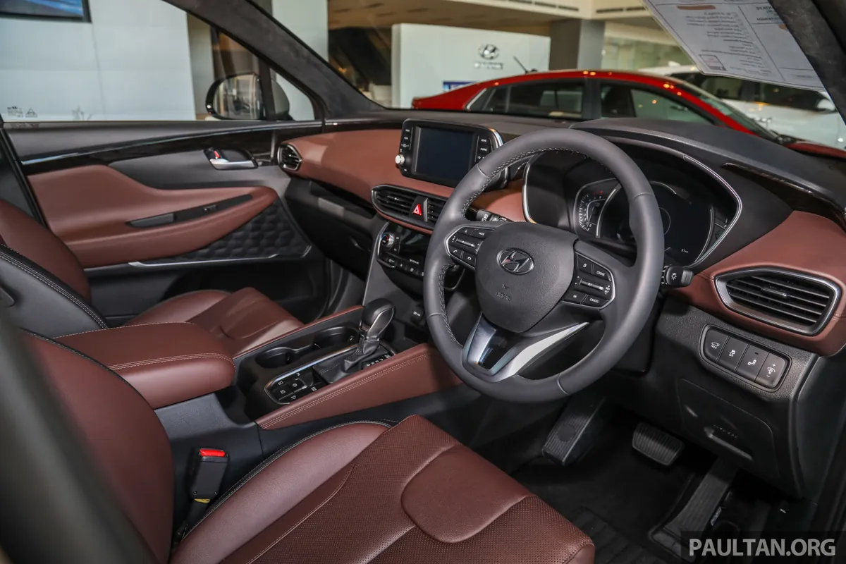 Factory cockpit reference. Hyundai Santa Fe 2020 R 2.2 CRDi Premium · Malaysia