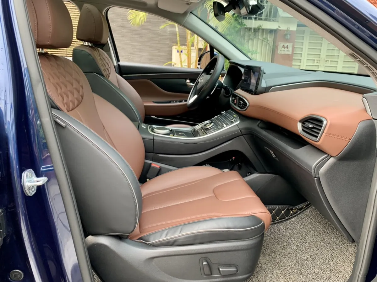 Factory cockpit reference. Hyundai Santa Fe 2.5L 2021 · Việt Nam