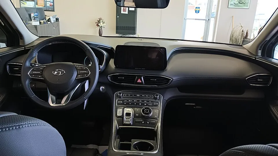 Khoang lái nguyên bản để tham khảo. 2023 Hyundai Santa Fe interior