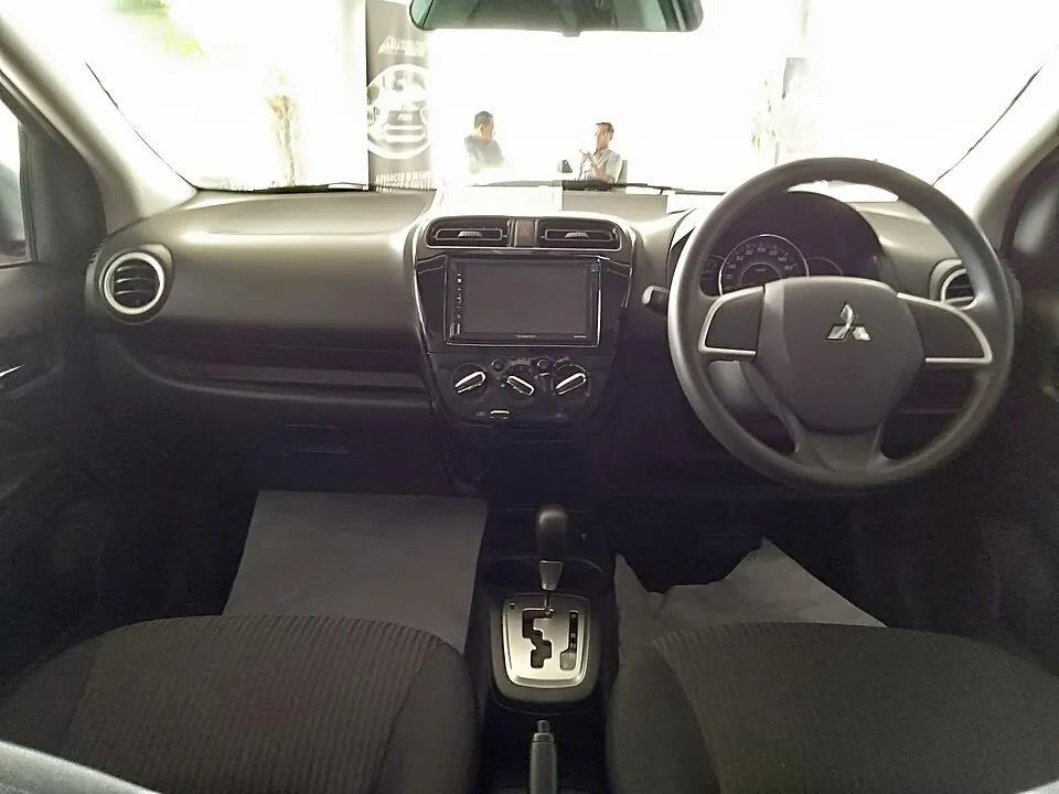 Khoang lái nguyên bản để tham khảo. 2021 Mitsubishi Attrage 1.2L GLX Advance Edition bodykit grey · cabin